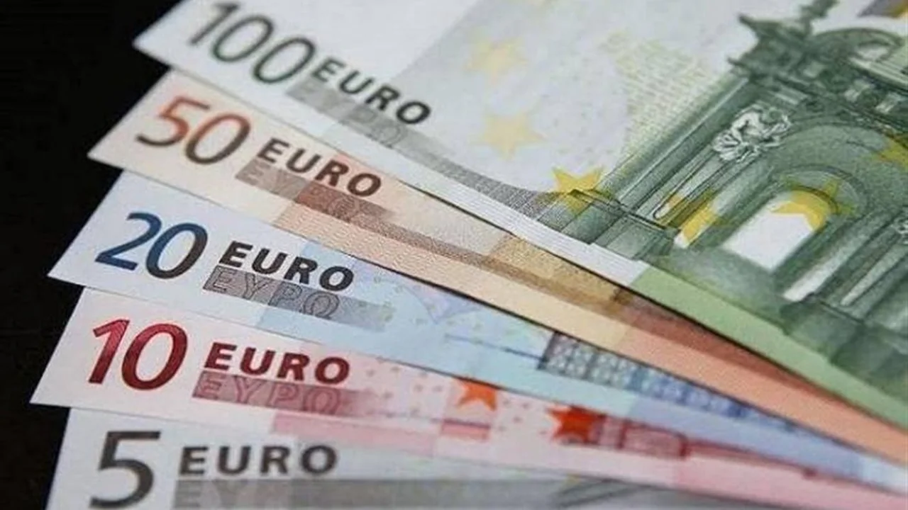 تطورات غير متوقعة في سعر اليورو أمام الجنيه خلال تعاملات الثلاثاء 3 مارس